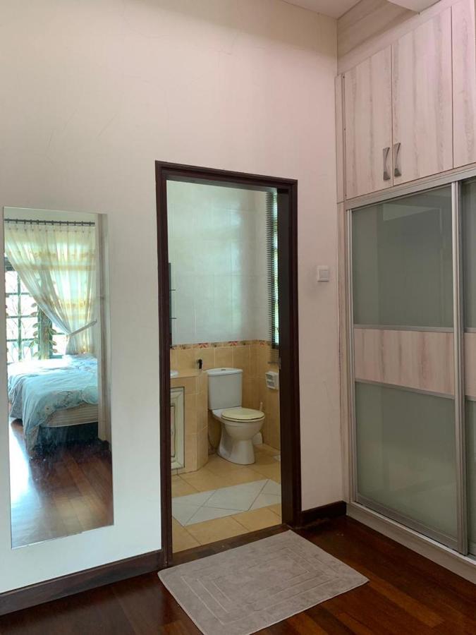 Villa Shamir Sepang Exterior photo